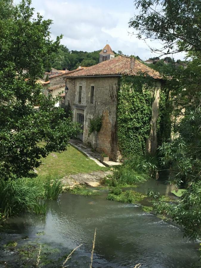 La Vieille Maison Rose Acomodação com café da manhã Nanteuil-en-Vallée Exterior foto